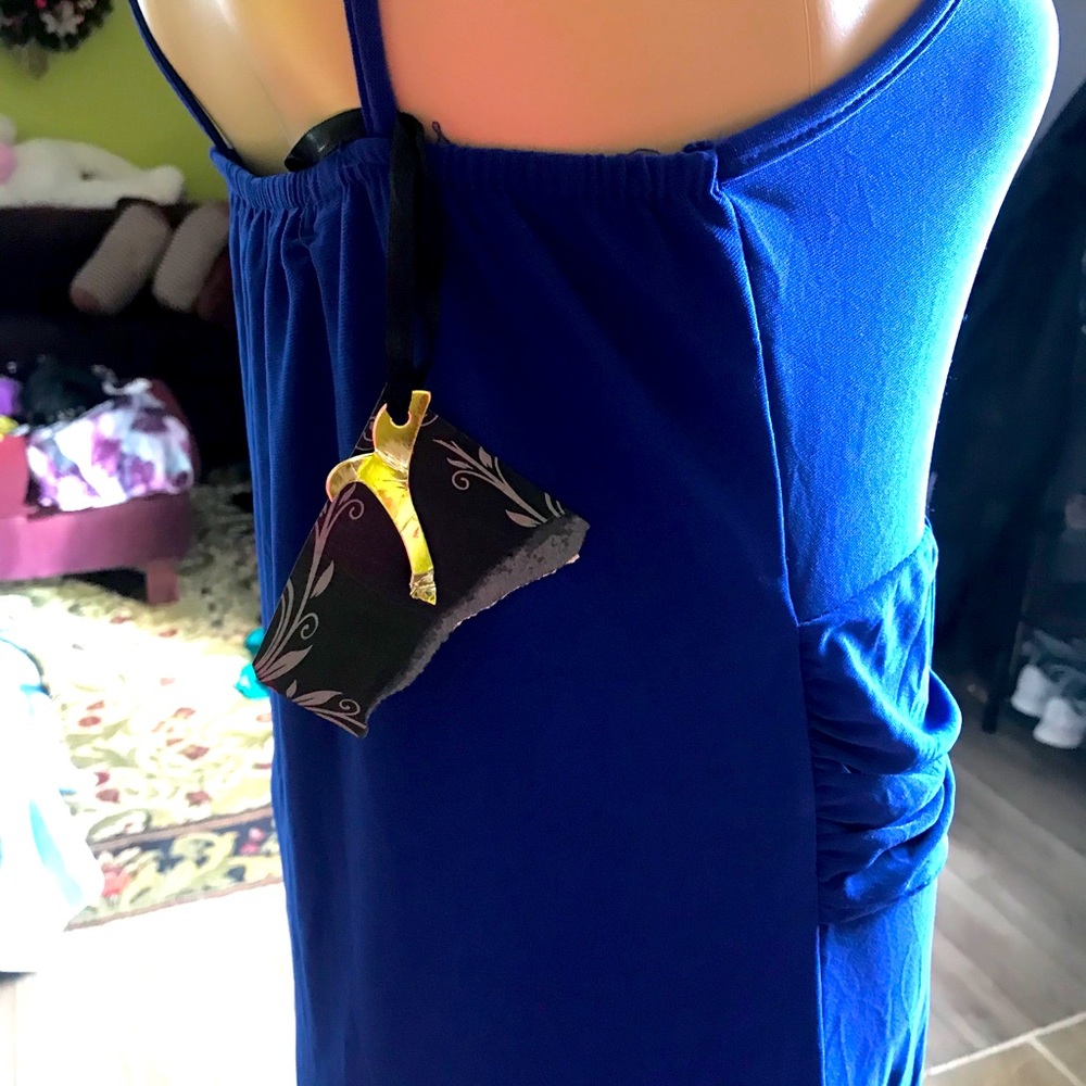 Dresses - Picture 3 of 3